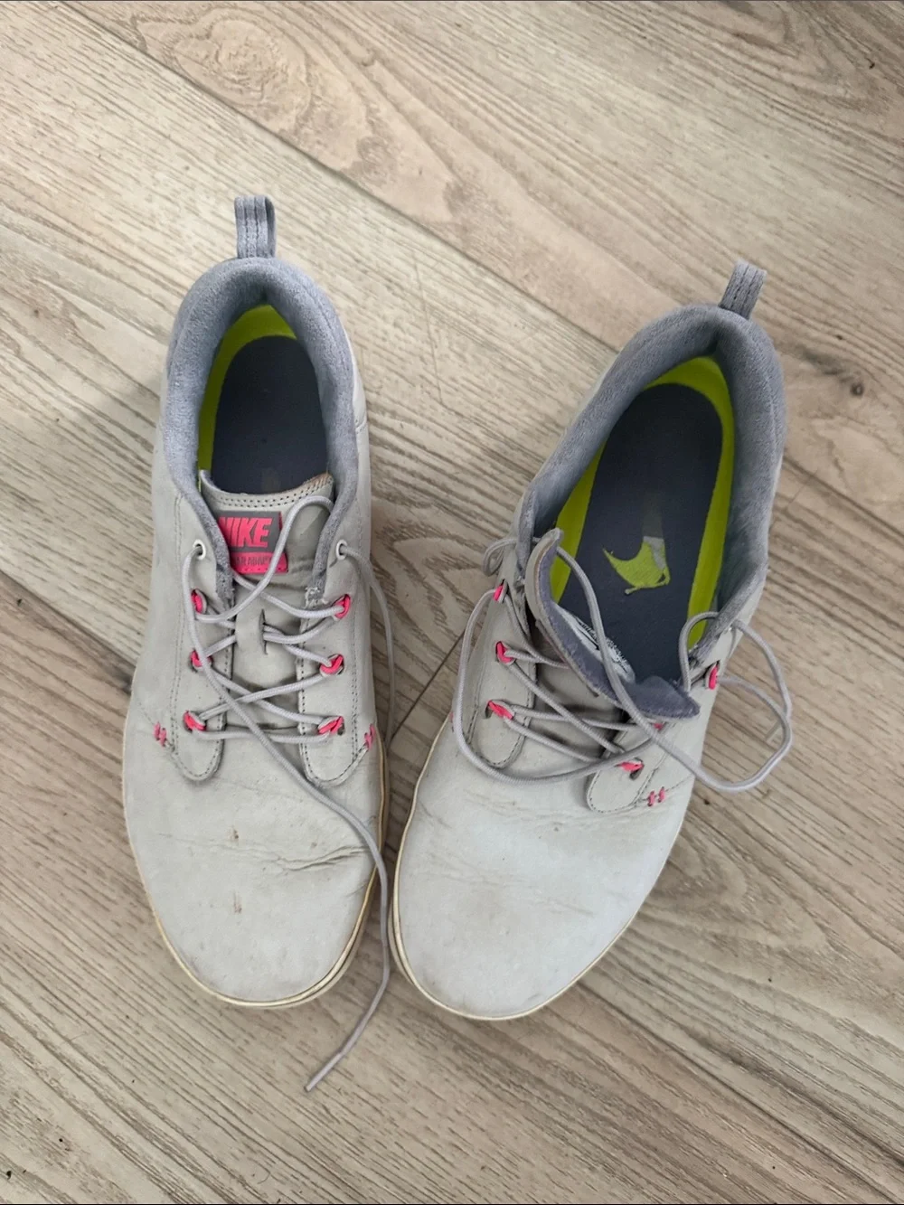 Women’s Nike golf shoes size 8